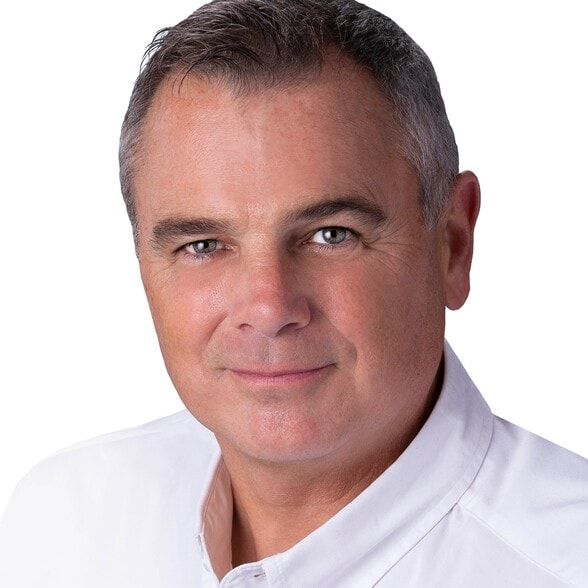 Land Listing Agent Photo