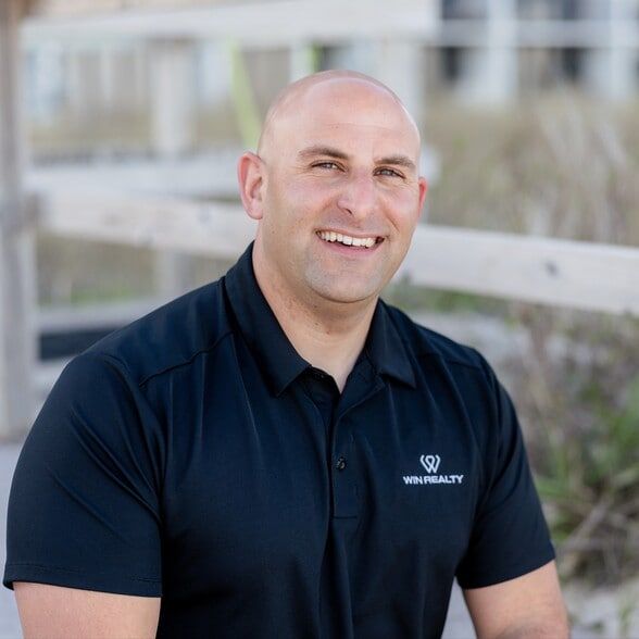 Land Listing Agent Photo