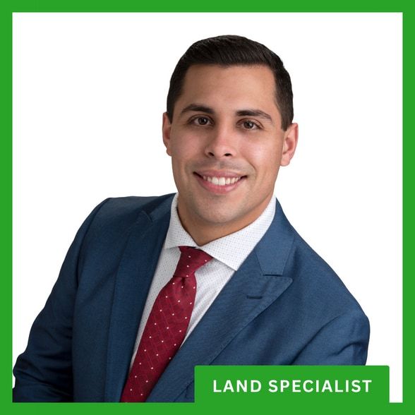 Land Listing Agent Photo