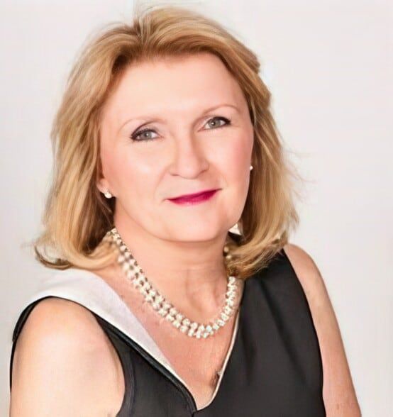 Land Listing Agent Photo