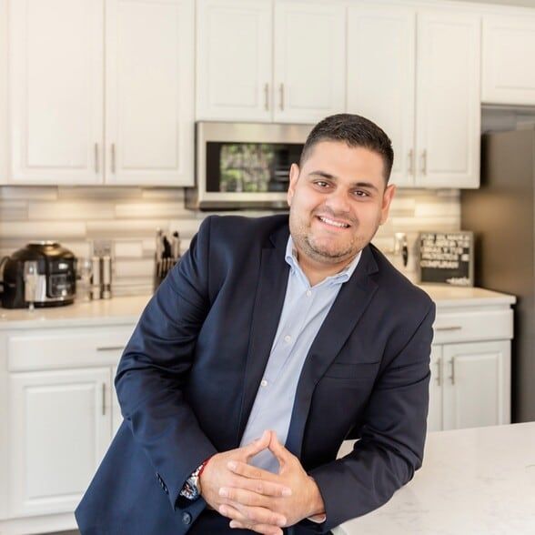 Land Listing Agent Photo