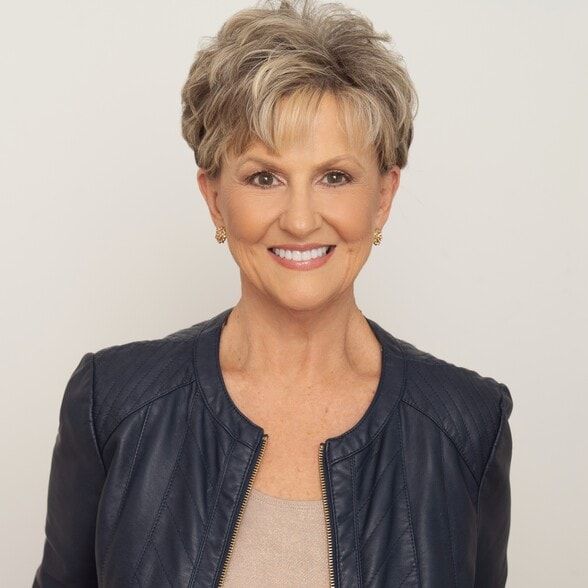 Land Listing Agent Photo