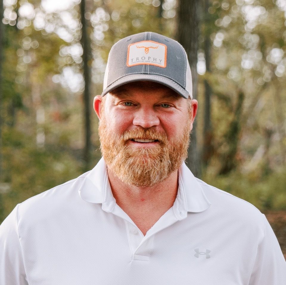 Land Listing Agent Photo