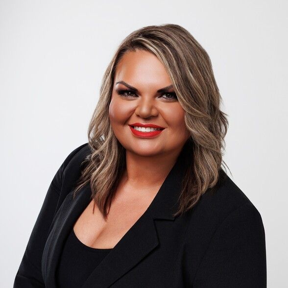 Land Listing Agent Photo