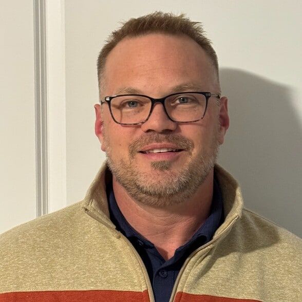 Land Listing Agent Photo