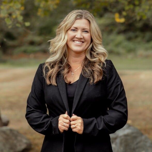 Land Listing Agent Photo