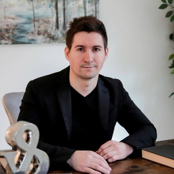 Land Listing Agent Photo