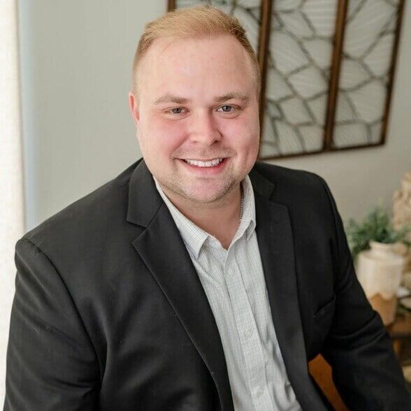 Land Listing Agent Photo