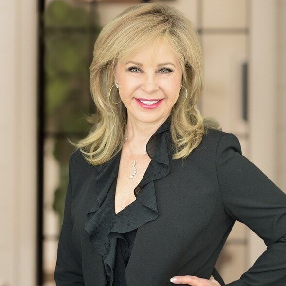 Land Listing Agent Photo