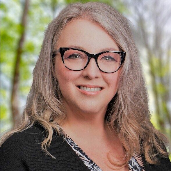 Land Listing Agent Photo