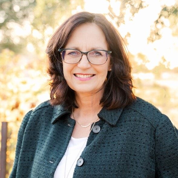 Land Listing Agent Photo