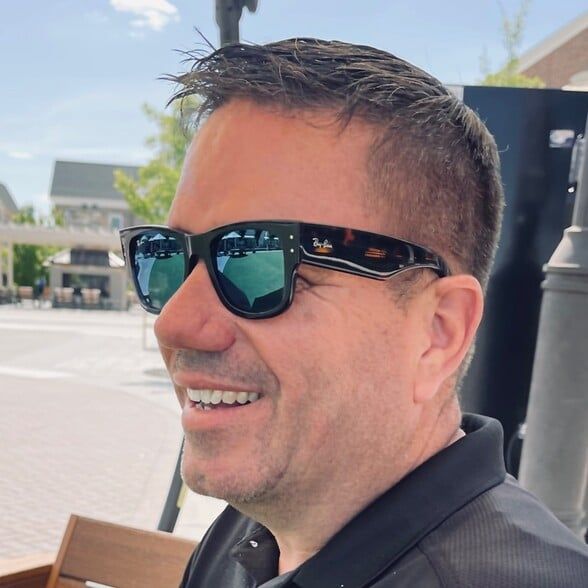 Land Listing Agent Photo