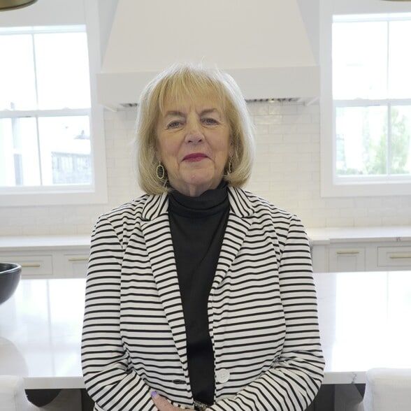 Land Listing Agent Photo