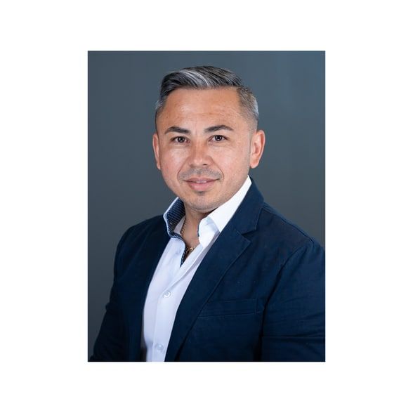 Land Listing Agent Photo