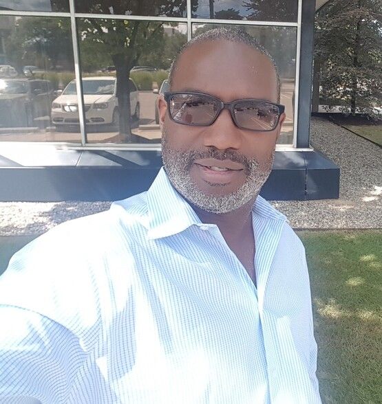 Land Listing Agent Photo