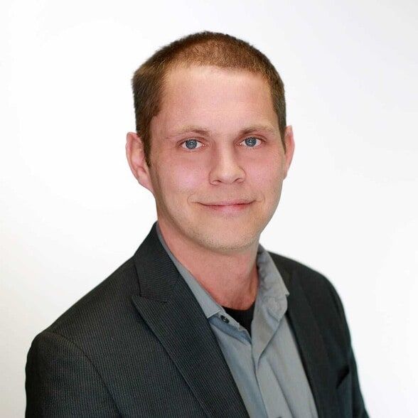 Land Listing Agent Photo