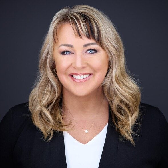 Land Listing Agent Photo