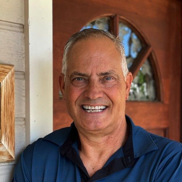 Land Listing Agent Photo