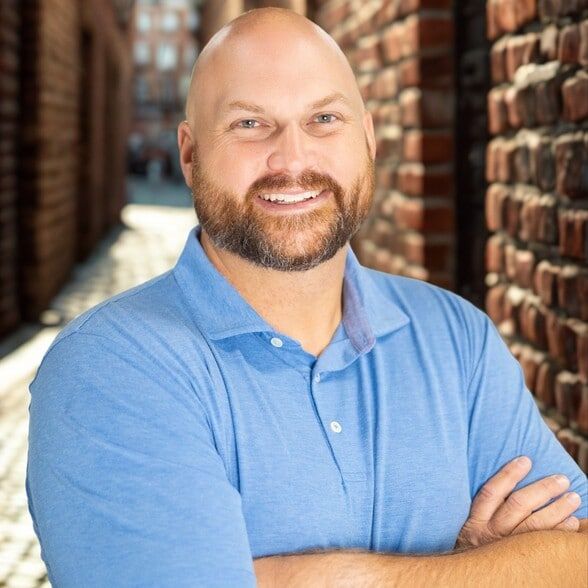 Land Listing Agent Photo