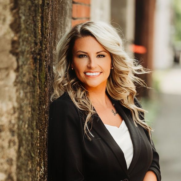 Land Listing Agent Photo