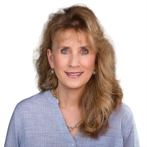 Land Listing Agent Photo