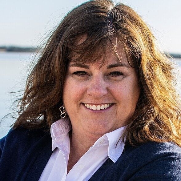 Land Listing Agent Photo