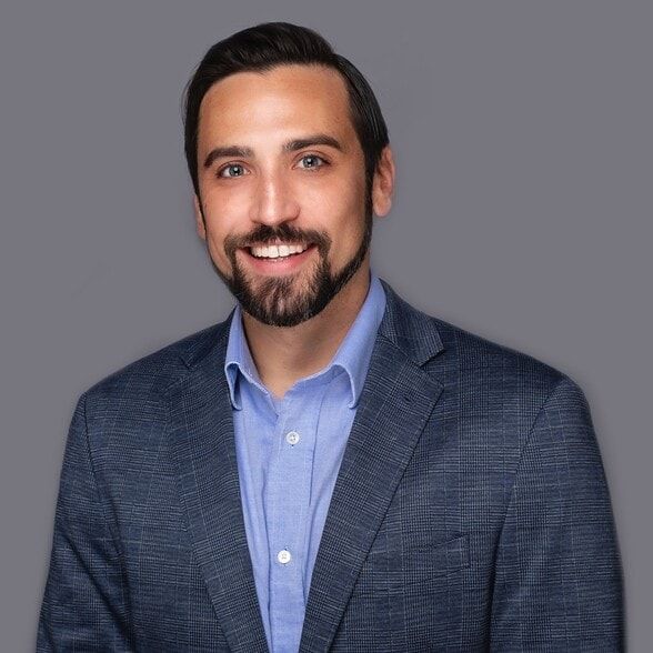 Land Listing Agent Photo