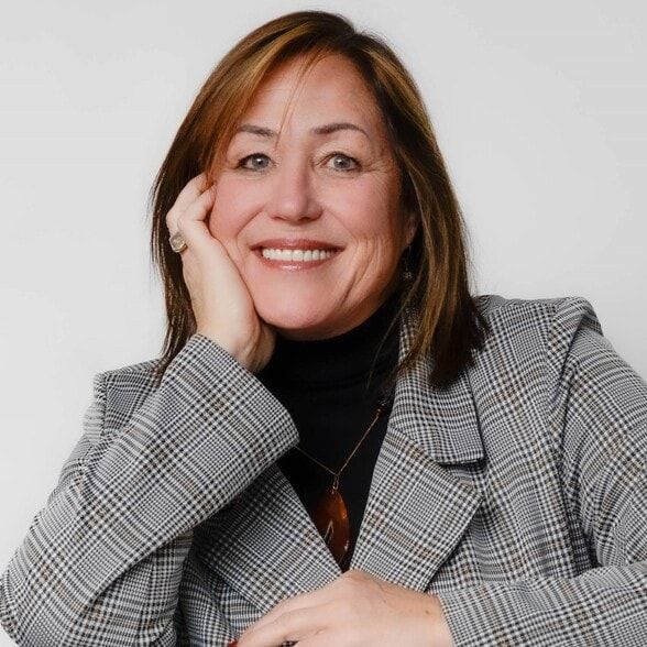 Land Listing Agent Photo