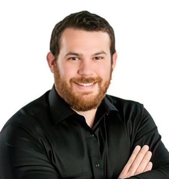 Land Listing Agent Photo