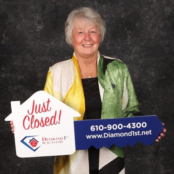 Land Listing Agent Photo