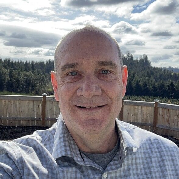 Land Listing Agent Photo