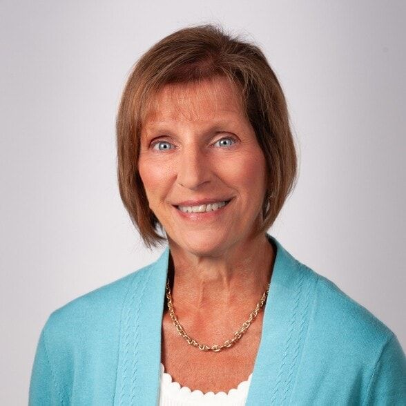 Land Listing Agent Photo