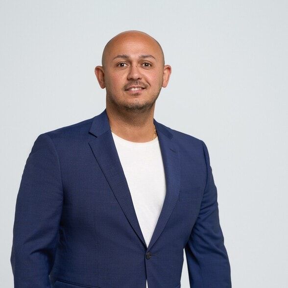 Land Listing Agent Photo