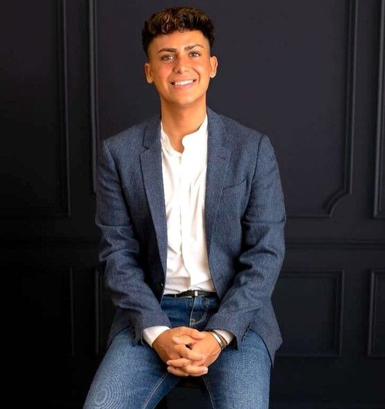 Land Listing Agent Photo