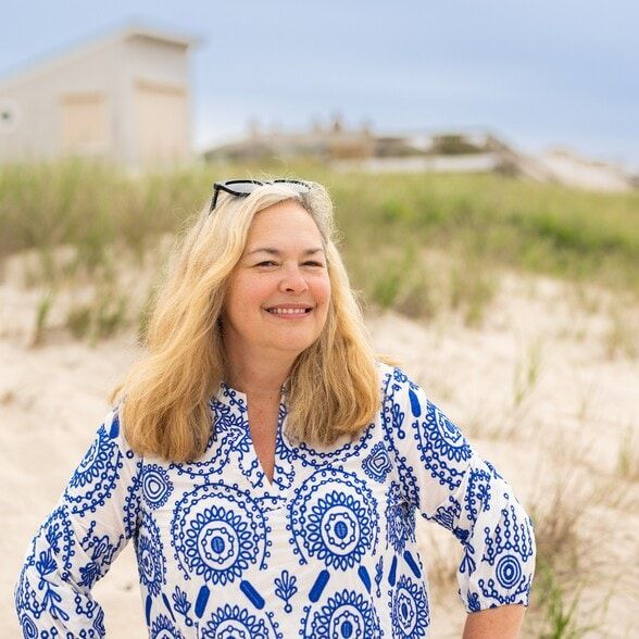 Land Listing Agent Photo