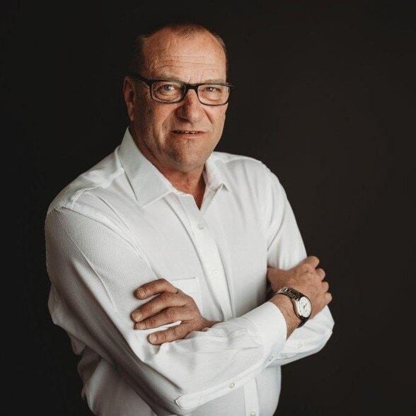 Land Listing Agent Photo