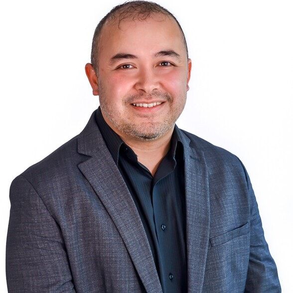 Land Listing Agent Photo