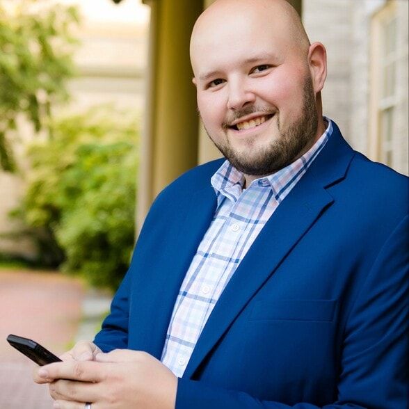 Land Listing Agent Photo