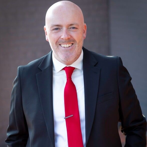 Land Listing Agent Photo