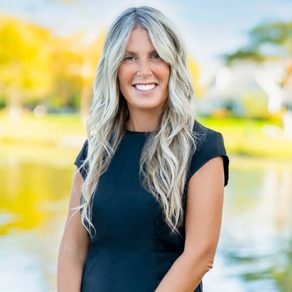 Land Listing Agent Photo