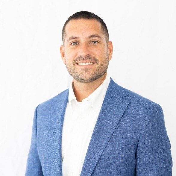 Land Listing Agent Photo