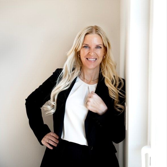 Land Listing Agent Photo