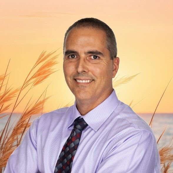 Land Listing Agent Photo