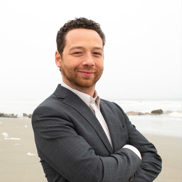 Land Listing Agent Photo