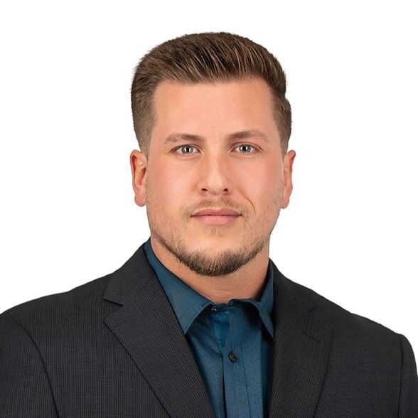 Land Listing Agent Photo