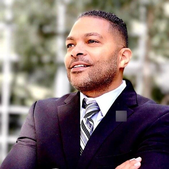 Land Listing Agent Photo