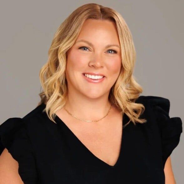 Land Listing Agent Photo