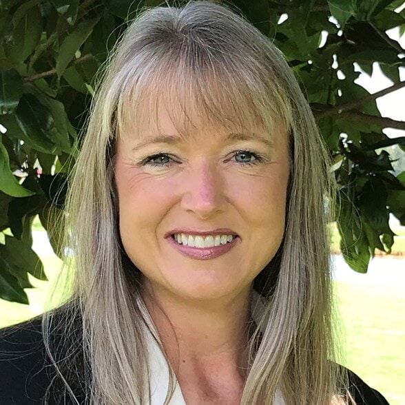 Land Listing Agent Photo