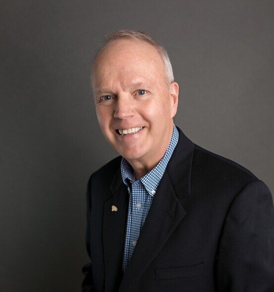 Land Listing Agent Photo