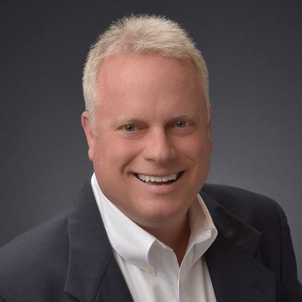 Land Listing Agent Photo